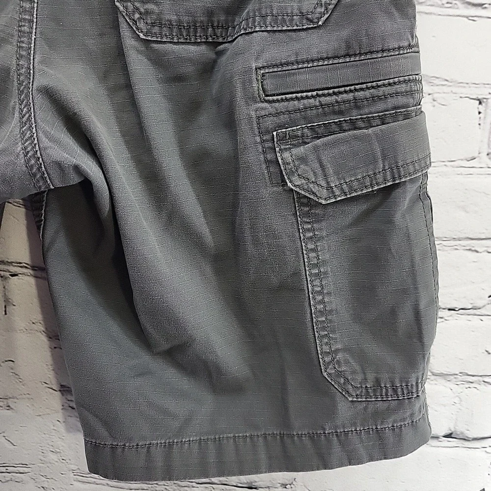 Eddie Bauer Shorts‎ Mens Size 32 Gray Flat Front Cargo 100% Cotton Flaw